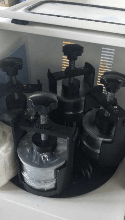 配備八罐的土壤丝瓜污视频入口儀