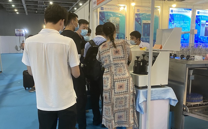 與會人員參觀丝瓜视频成人免费A片丝瓜视频成人APP下载IOS